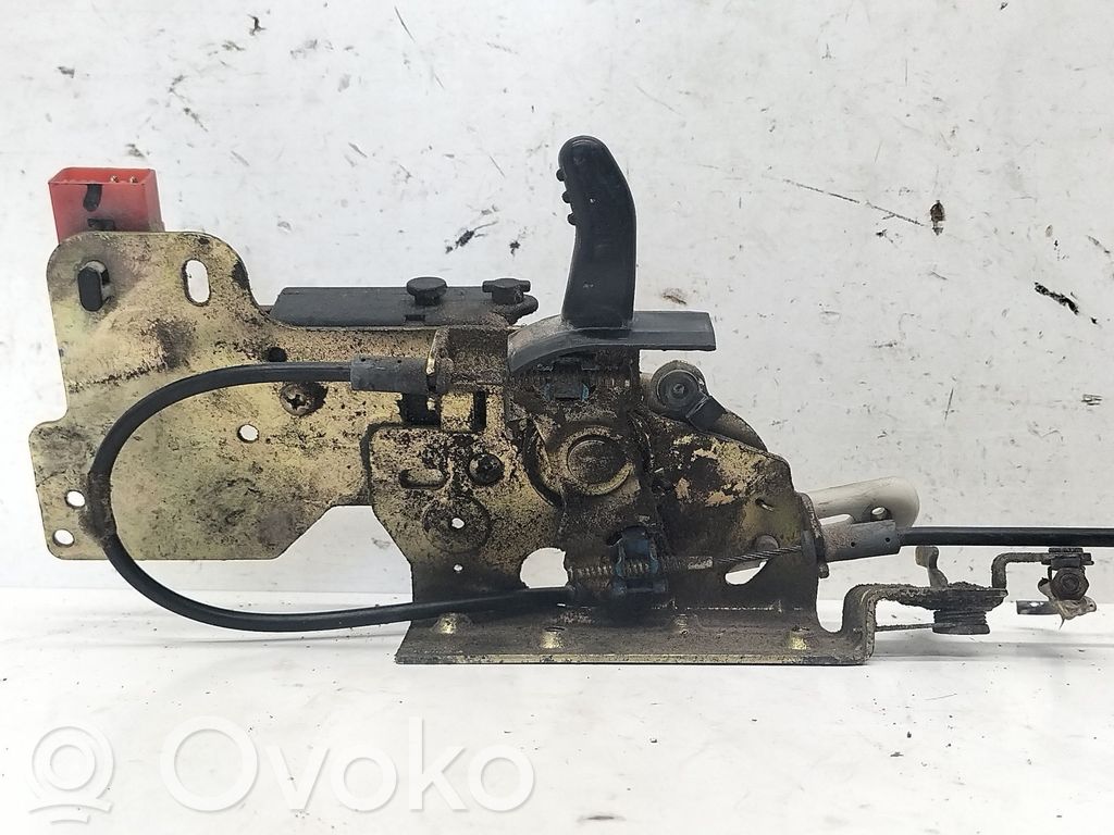 Tailgate lock latch