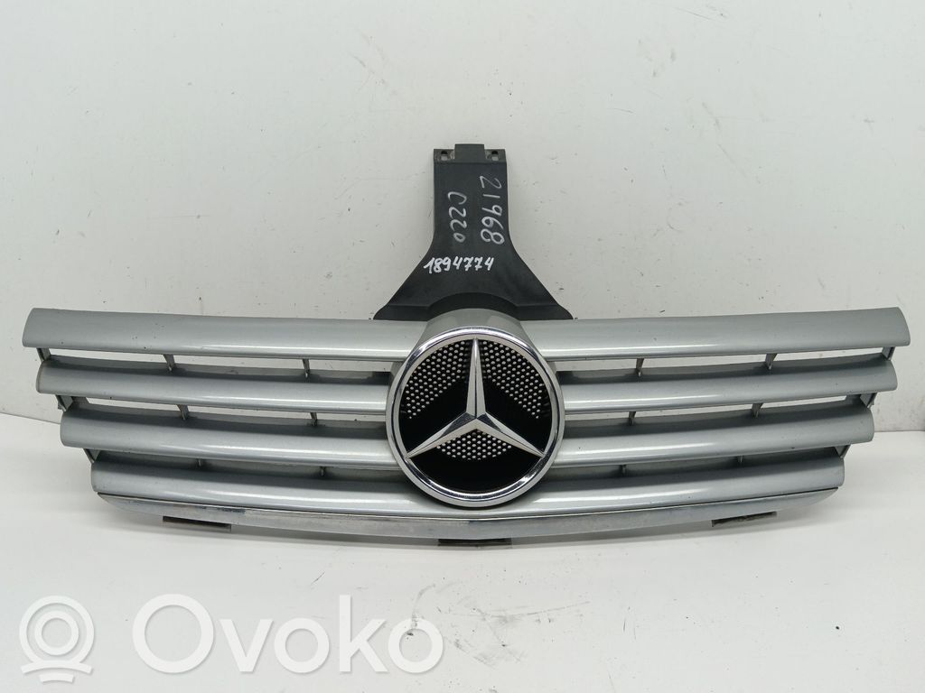 Mercedes-Benz C W203 Grilă față 