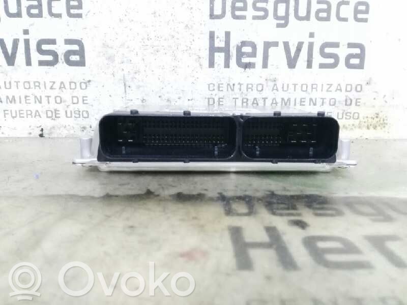 Unidad de control/módulo del motor   8E0909557