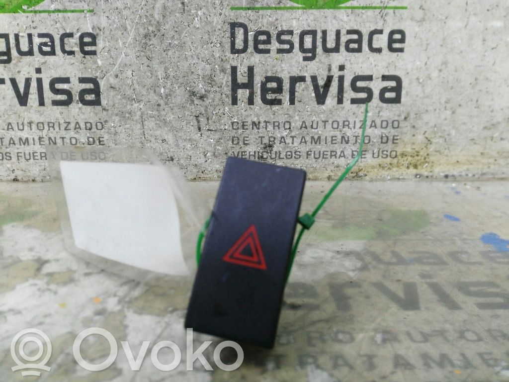 Ford C-MAX I Botón interruptor de luz de peligro