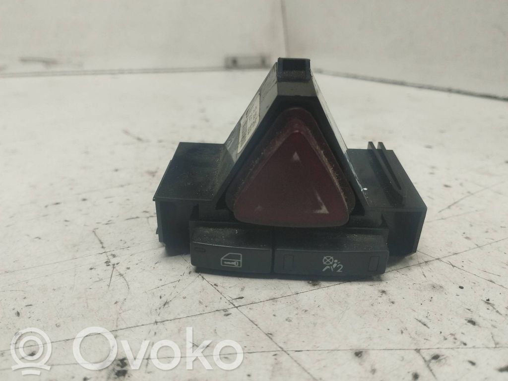 Opel Corsa D Przycisk świateł awaryjnych
