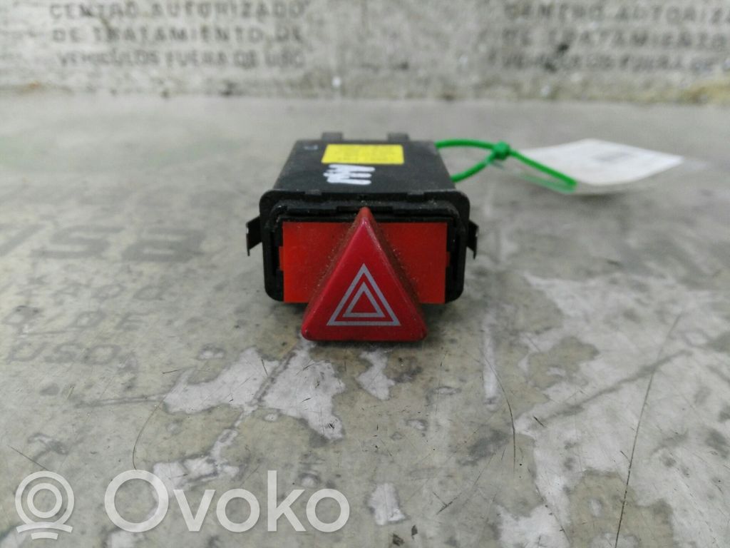 Audi A4 S4 B6 8E 8H Botón interruptor de luz de peligro