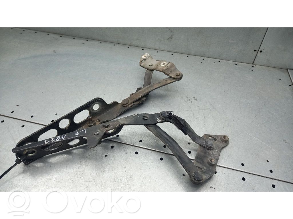 Ford Mondeo Mk III Konepellin saranat 