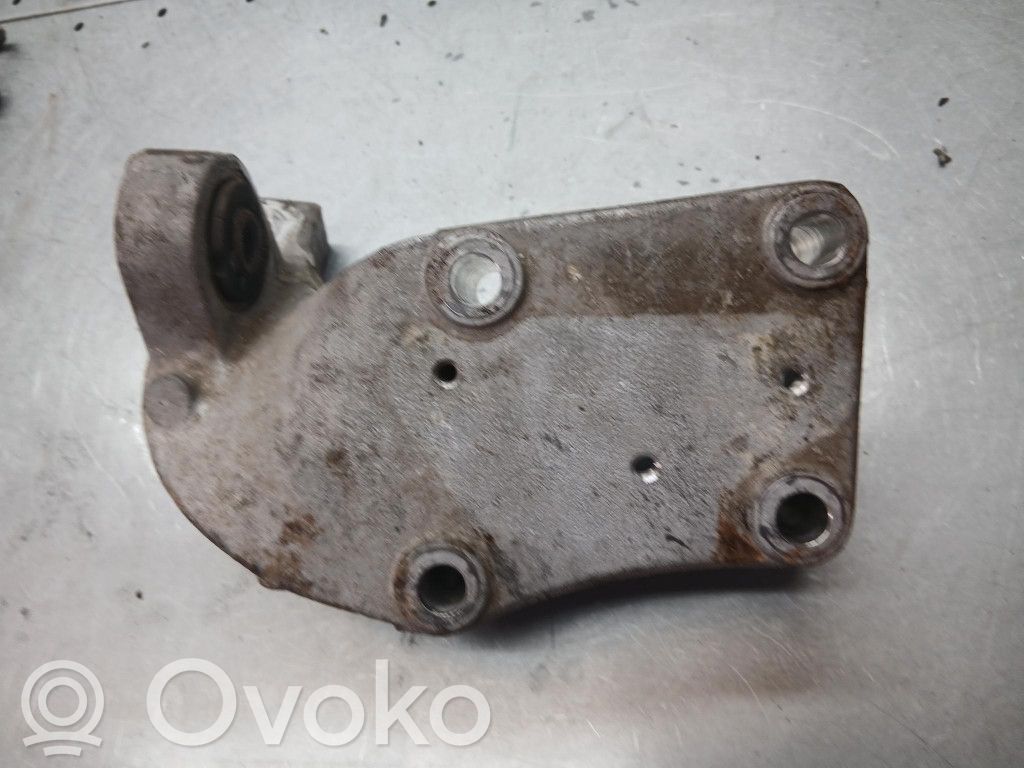 Soporte de montaje del motor (Usadas)