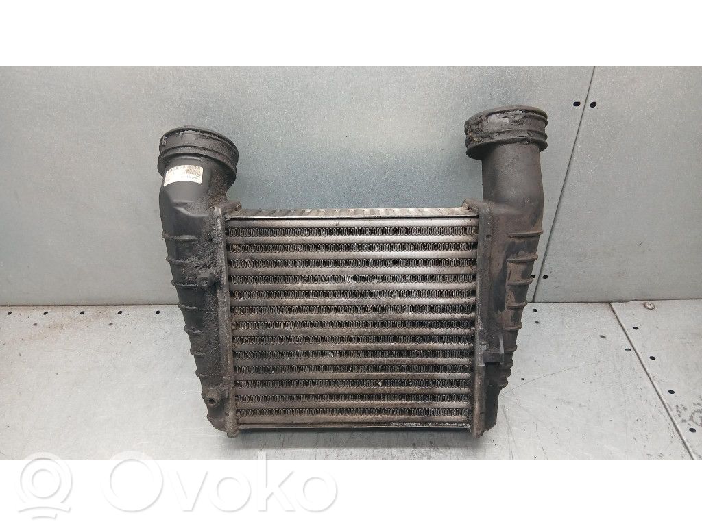 Volkswagen PASSAT B5.5 Interkūlerio radiatorius 