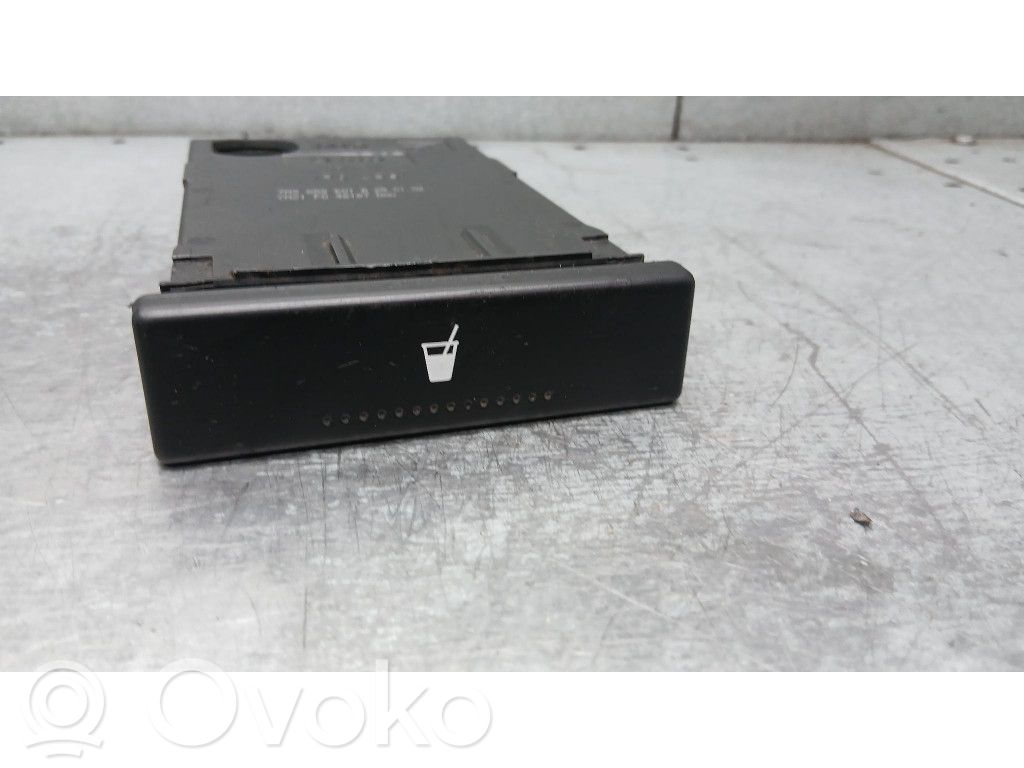 Cup holder   7M5858601B,7M5858601B