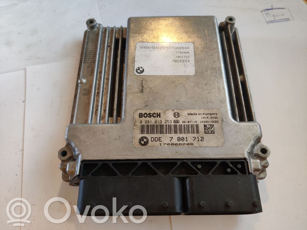 BMW 5 E60 E61 Variklio valdymo blokas 