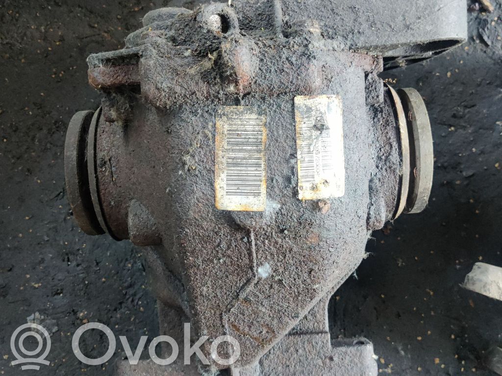 BMW 7 E65 E66 Galinis reduktorius 