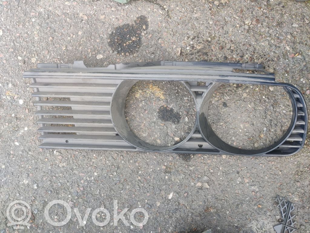 Front grill   18760910