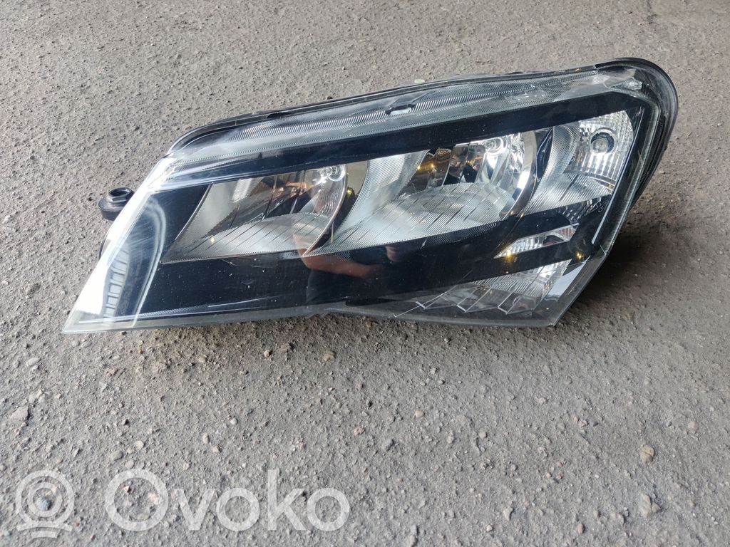 Skoda Superb B8 (3V) Phare frontale 