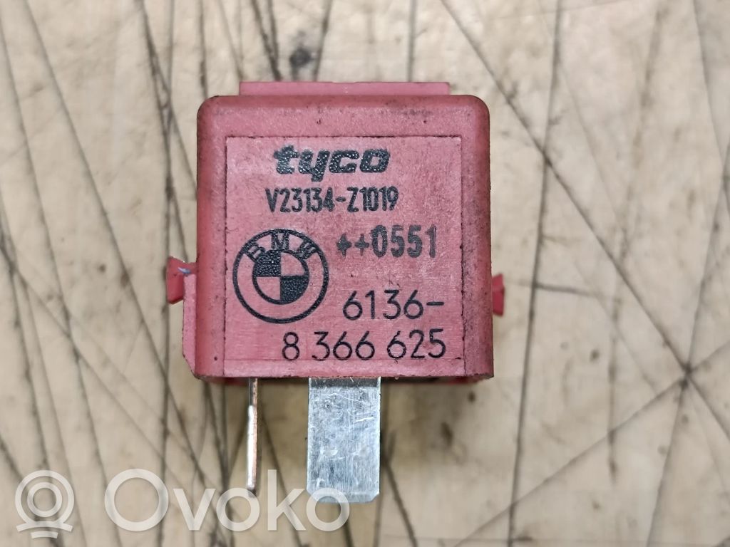 Otros relés   61368366625,61368366,8366