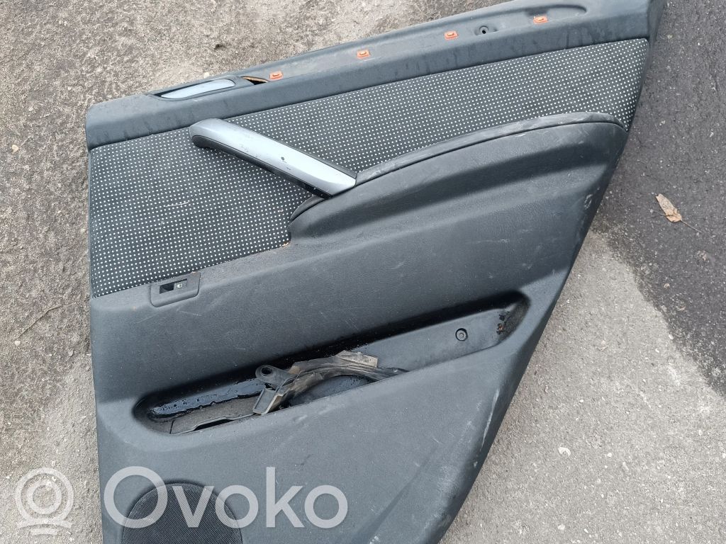 BMW X5 E53 Apšuvums aizmugurējām durvīm 