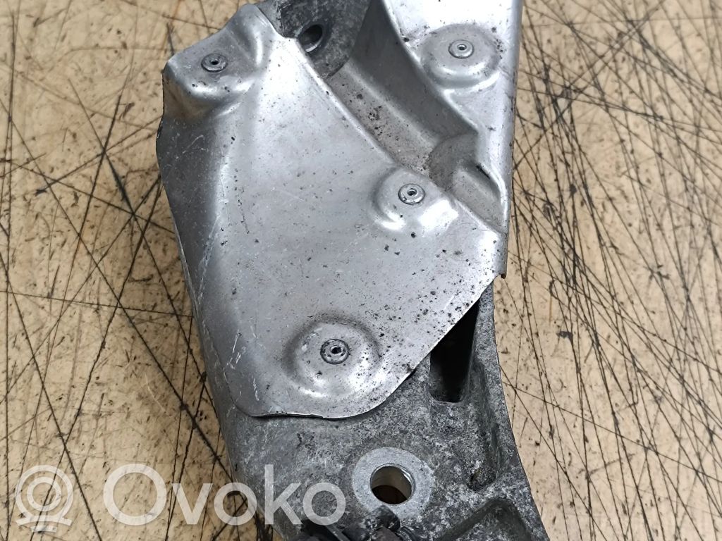 BMW X5 E70 Engine mounting bracket 