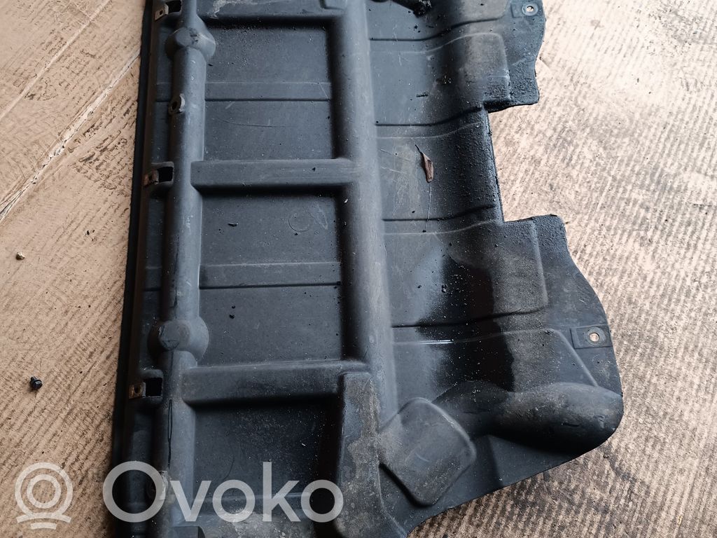 Placa protectora/protector antisalpicaduras motor   51718402436,8402436