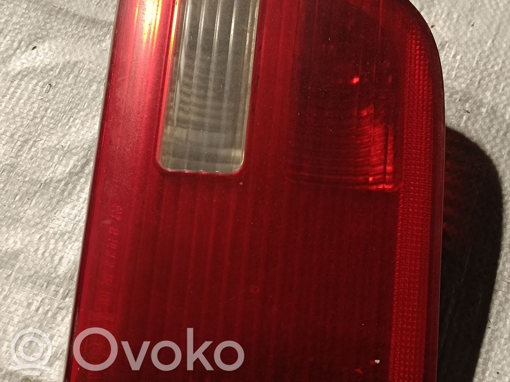 BMW X5 E53 Galinis žibintas dangtyje 
