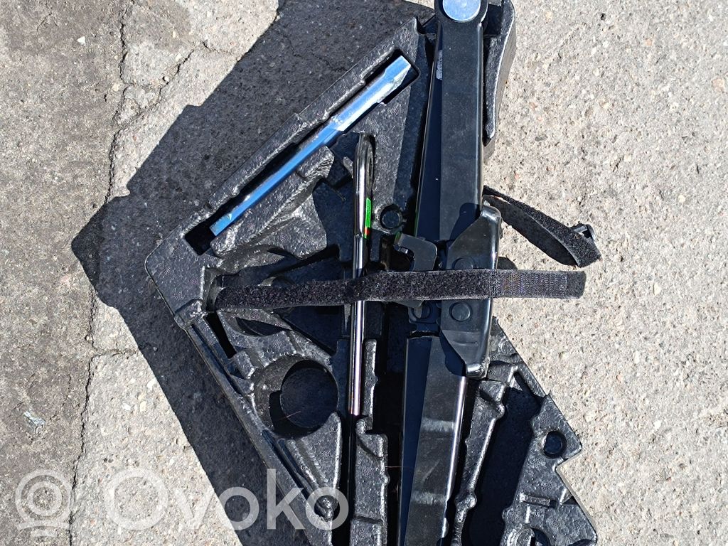 Tool set   7L6011031B