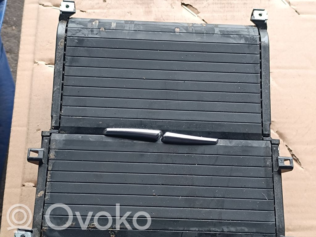 BMW X5 E70 Puodelių laikiklis (priekyje) 