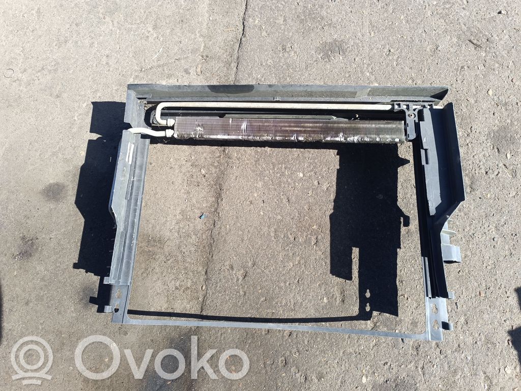 BMW 7 E65 E66 Fixation de radiateur 