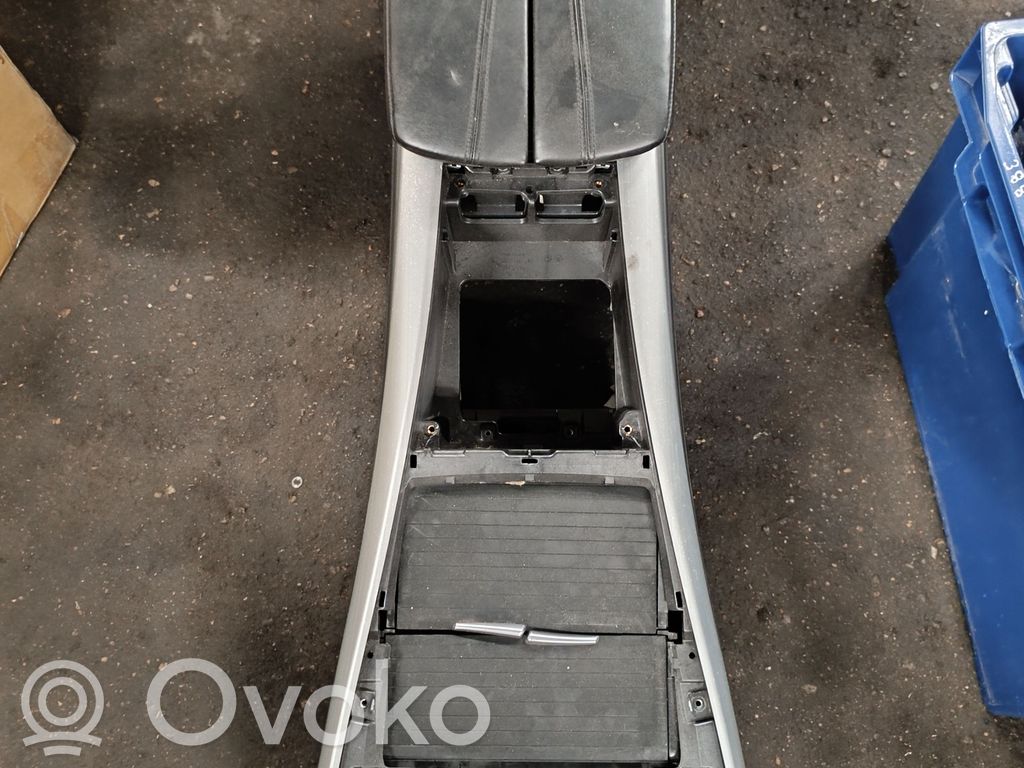 Centrinė konsolė   70W200203,0117819,T0027518,70W200107