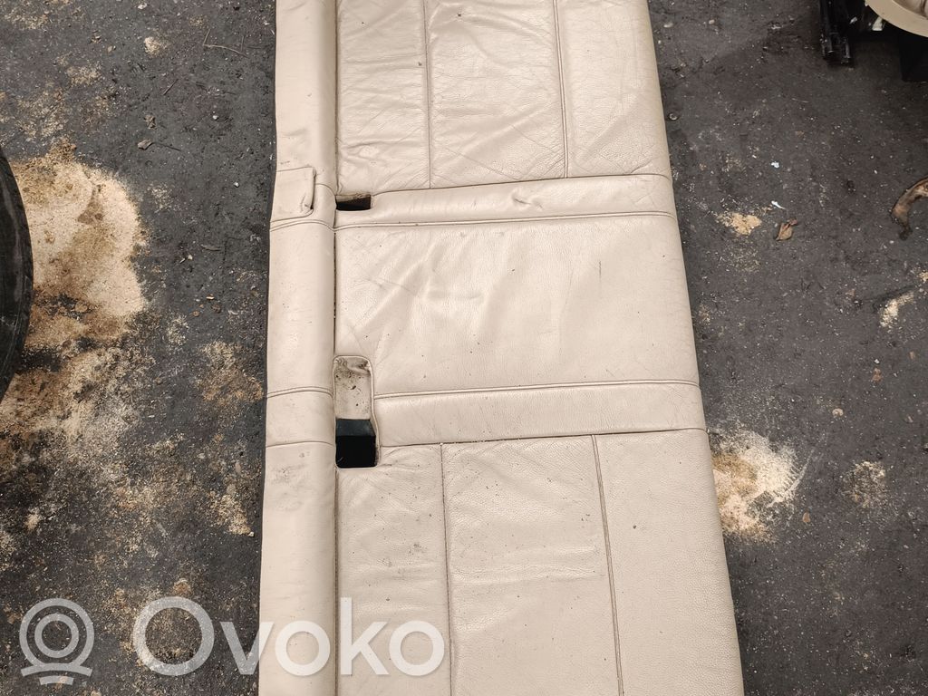 BMW X5 E53 Takaistuin 