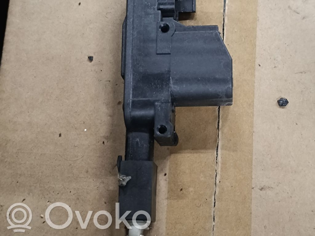 BMW 7 E32 Centrālās atslēgas motoriņš 