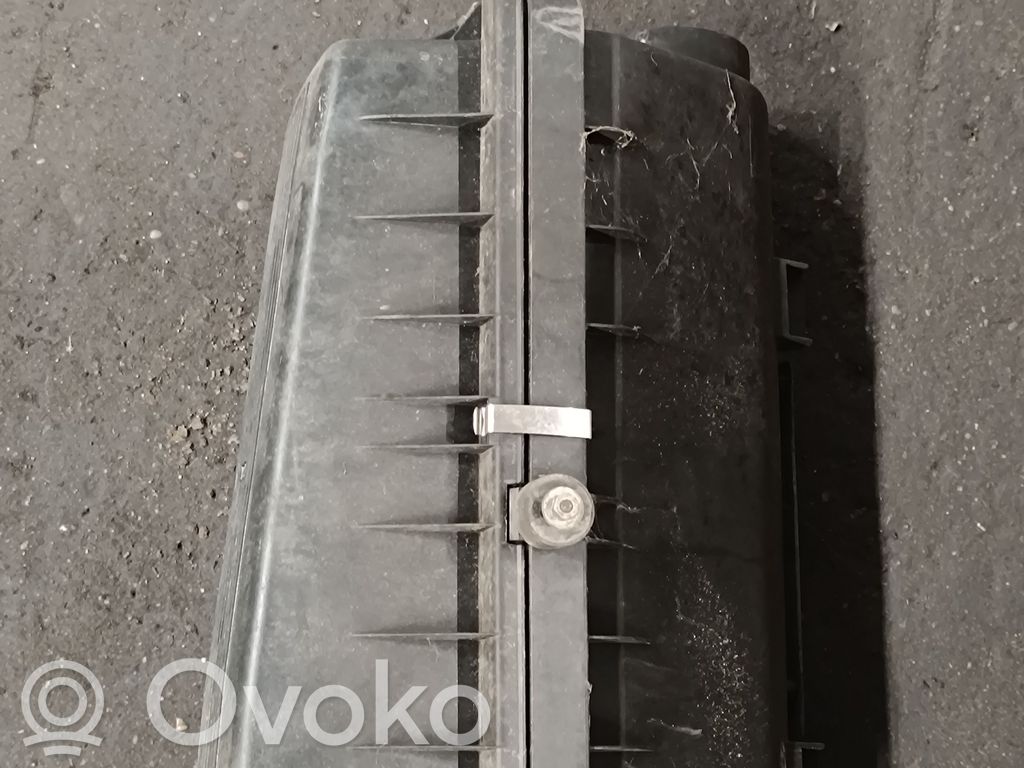 BMW 7 E32 Air filter box 