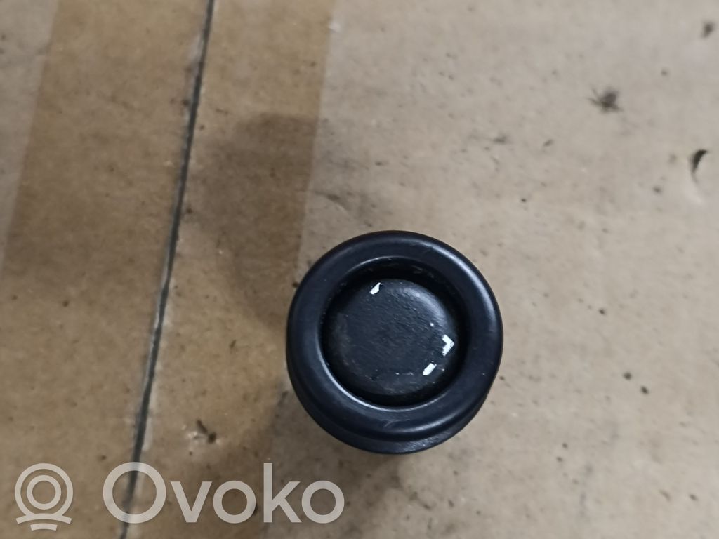 BMW 7 E32 Cigarette lighter 