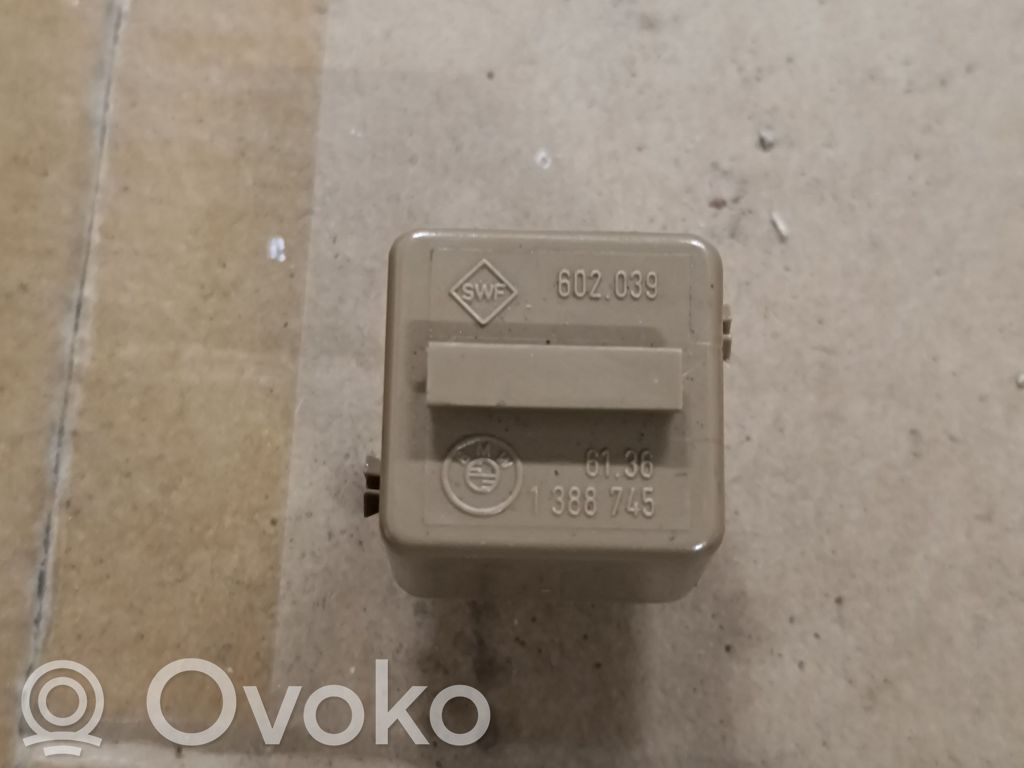 BMW 7 E32 Otros relés 