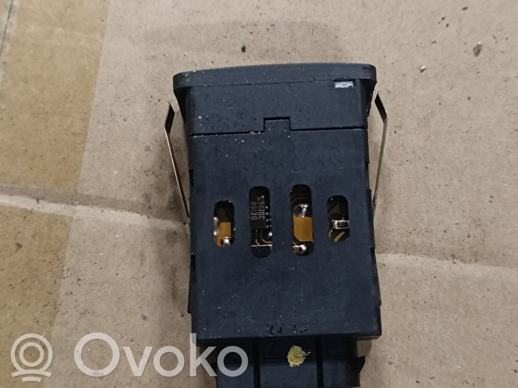 BMW 7 E32 Fog light switch 