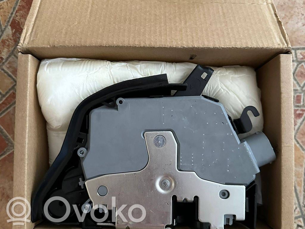 BMW X5 E53 Etuoven lukko 
