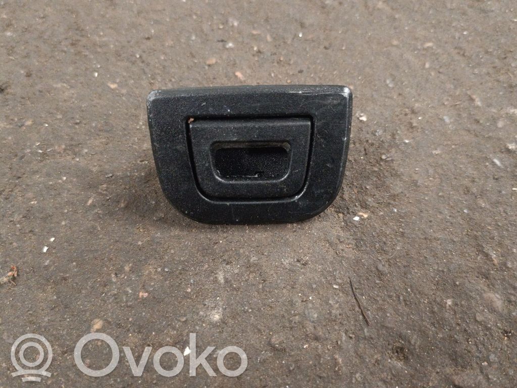 Tie down hook / loop