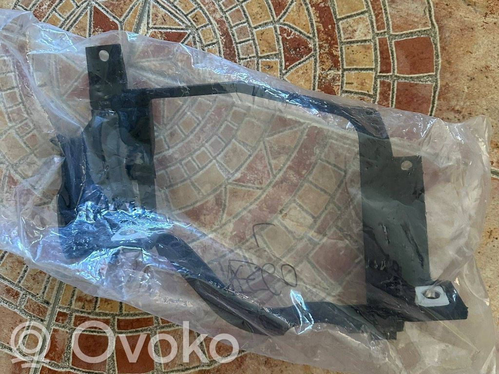 BMW 5 E60 E61 Headlight/headlamp mounting bracket 