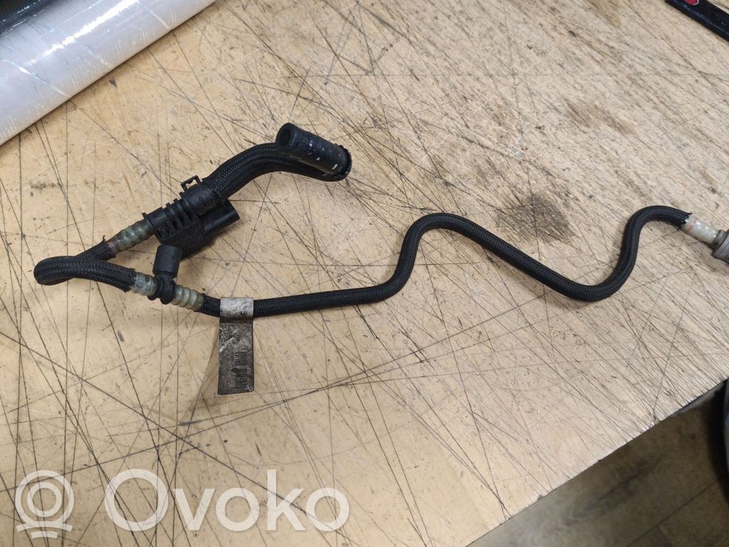 BMW 5 F10 F11 Linea/tubo flessibile di ritorno del carburante 