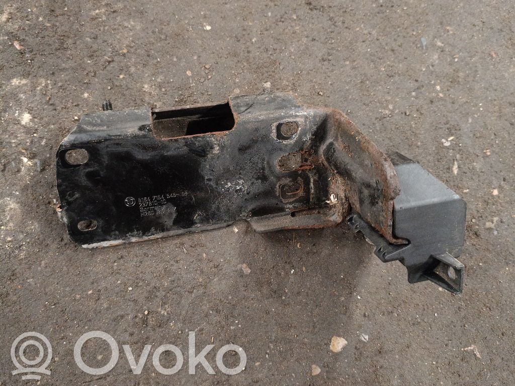 Radiator mount bracket   51647154545