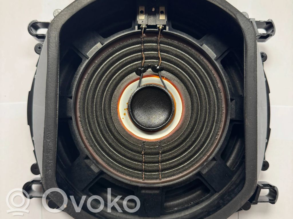 BMW X5 E70 Subwoofer 