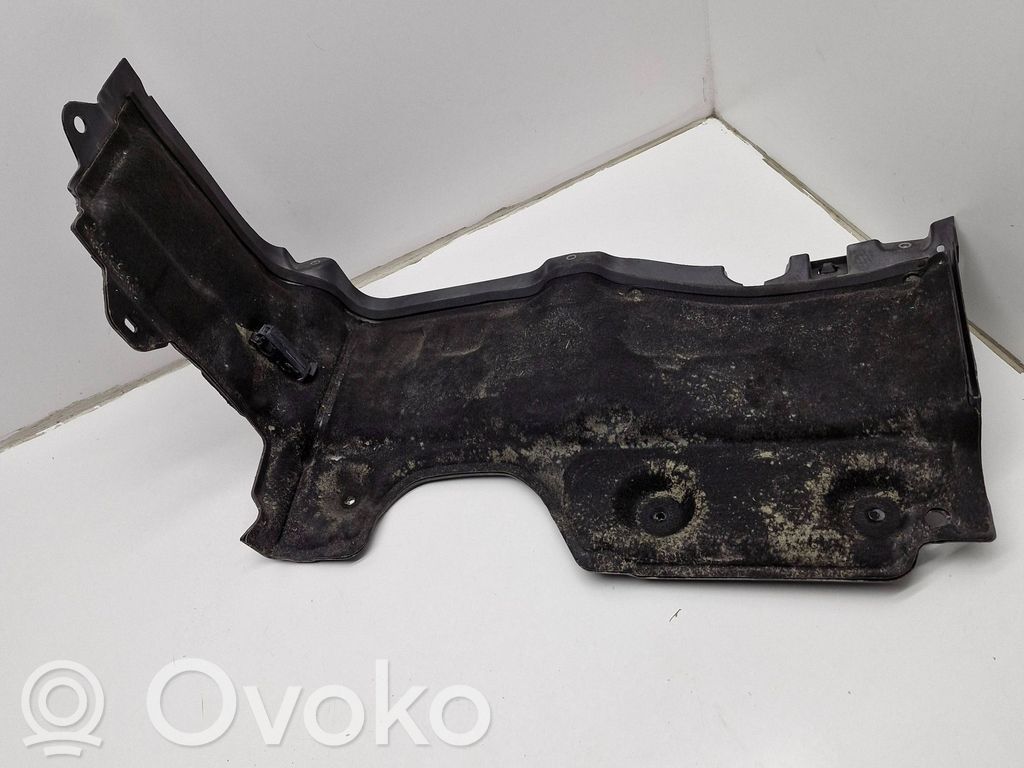 BMW X1 F48 F49 Kita variklio skyriaus detalė 