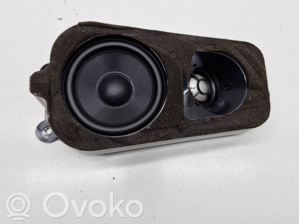 BMW X5 E70 Garsiakalbis (-iai) galinėje palangėje 