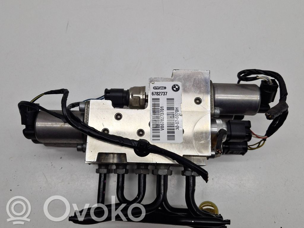 BMW X5 E70 Active stabilizer control/valve assembly 