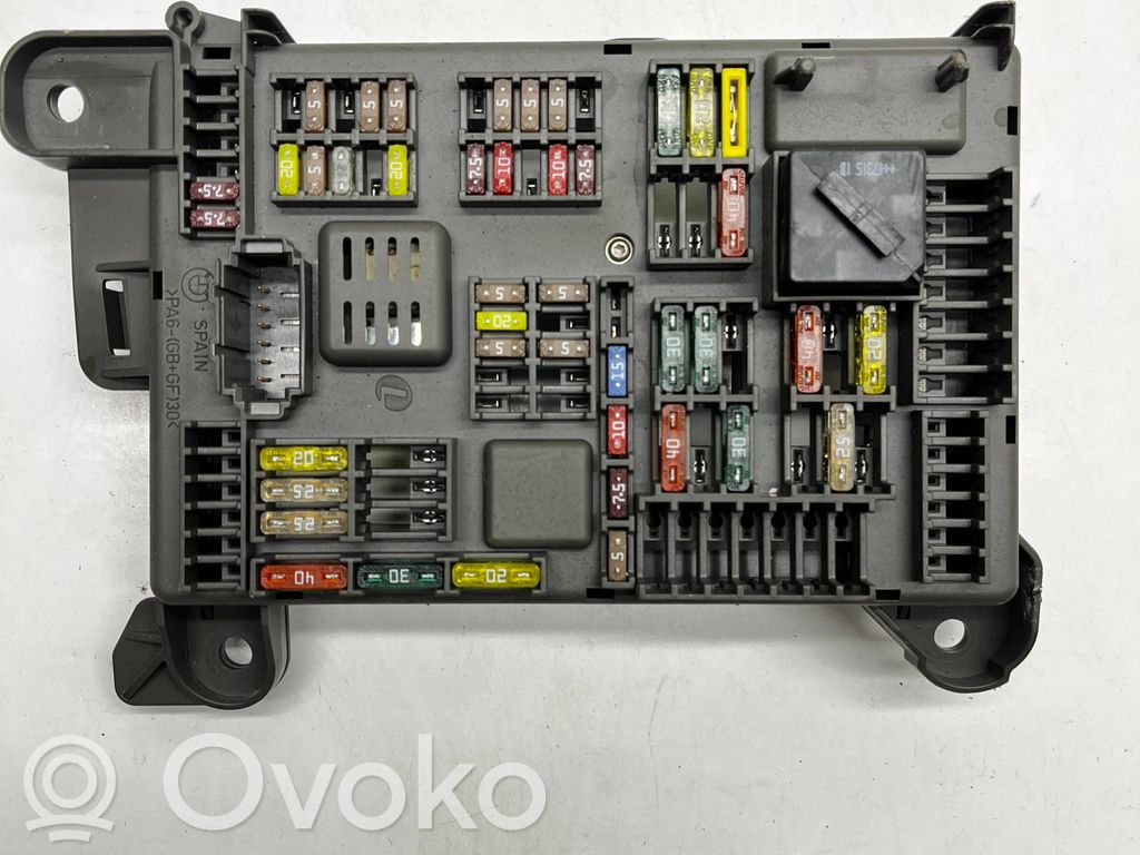 BMW X5 E70 Fuse module 