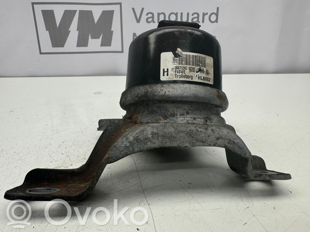 Volvo XC60 Engine mount bracket 