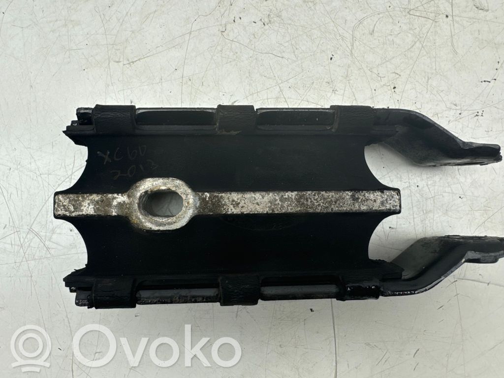 Volvo XC60 Engine mount bracket 