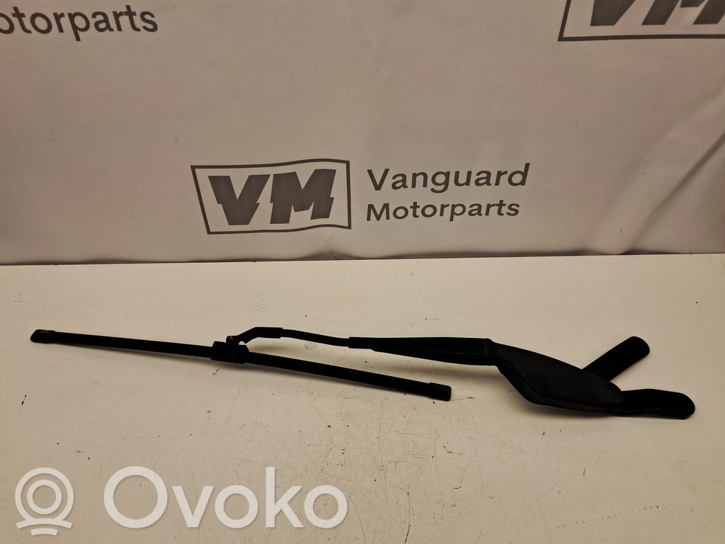 Mercedes-Benz E C207 W207 Front wiper blade arm 