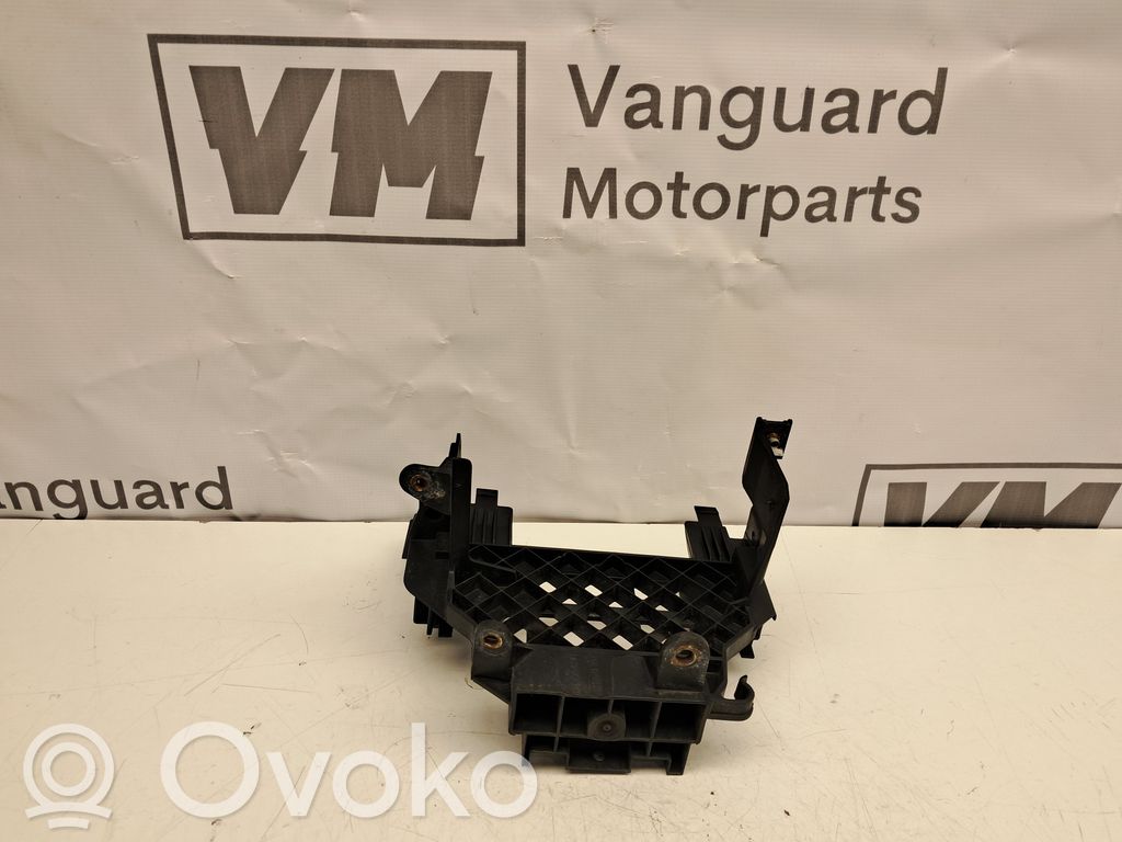 Mini One - Cooper Clubman R55 Engine control unit holder 