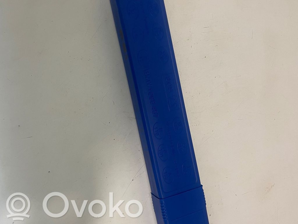 Avārijas zīme   1095457,71606756429