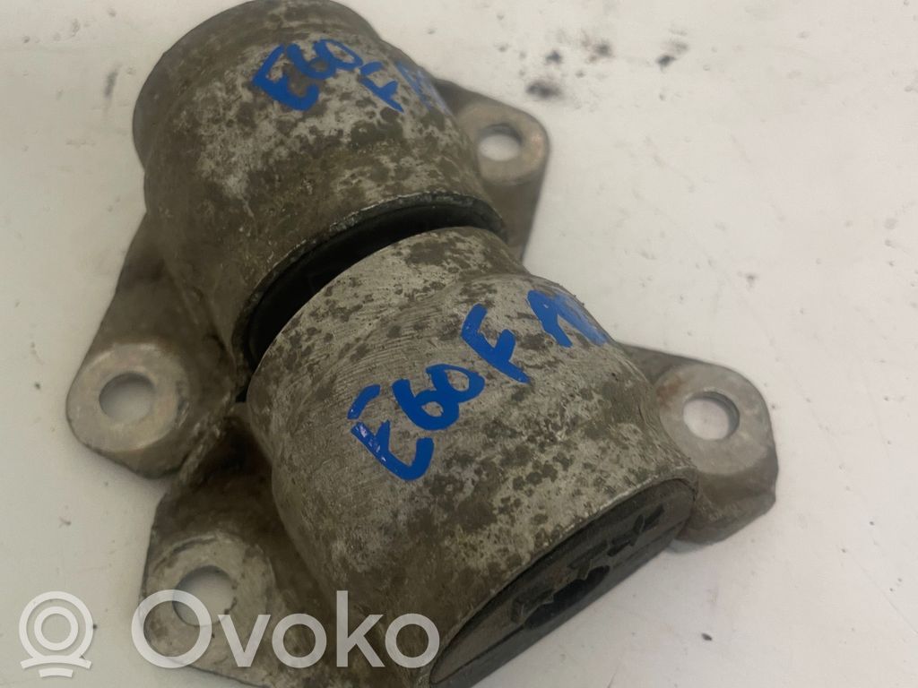 BMW 5 E60 E61 Stabilizatoriaus laikiklis (galas) 
