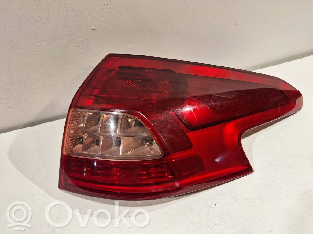 Rear/tail lights