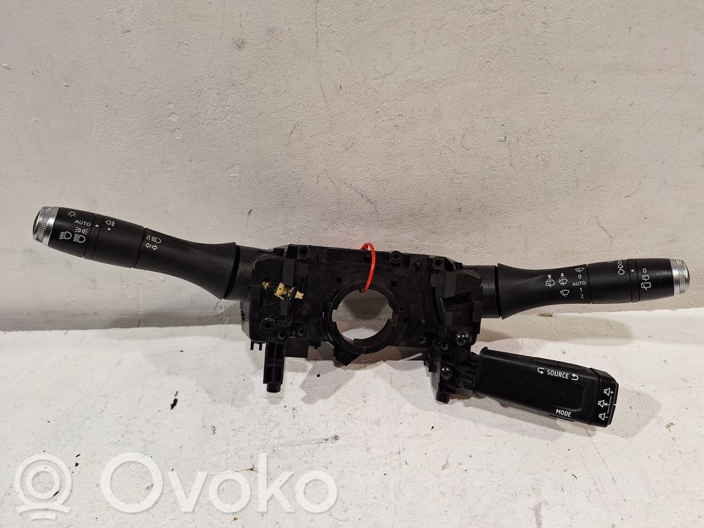 Renault Captur II Indicator stalk 