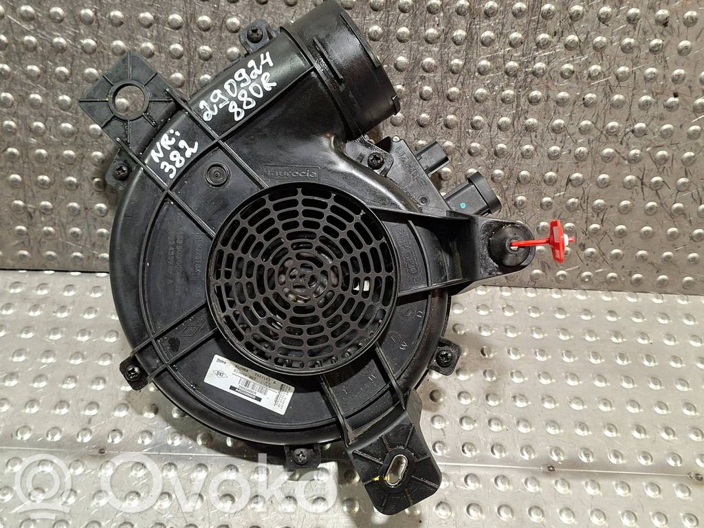 Renault Twingo III Hybrid/electric vehicle battery fan 