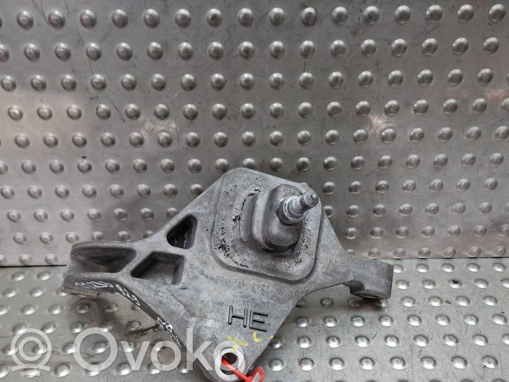 Renault Captur II Gearbox mounting bracket 
