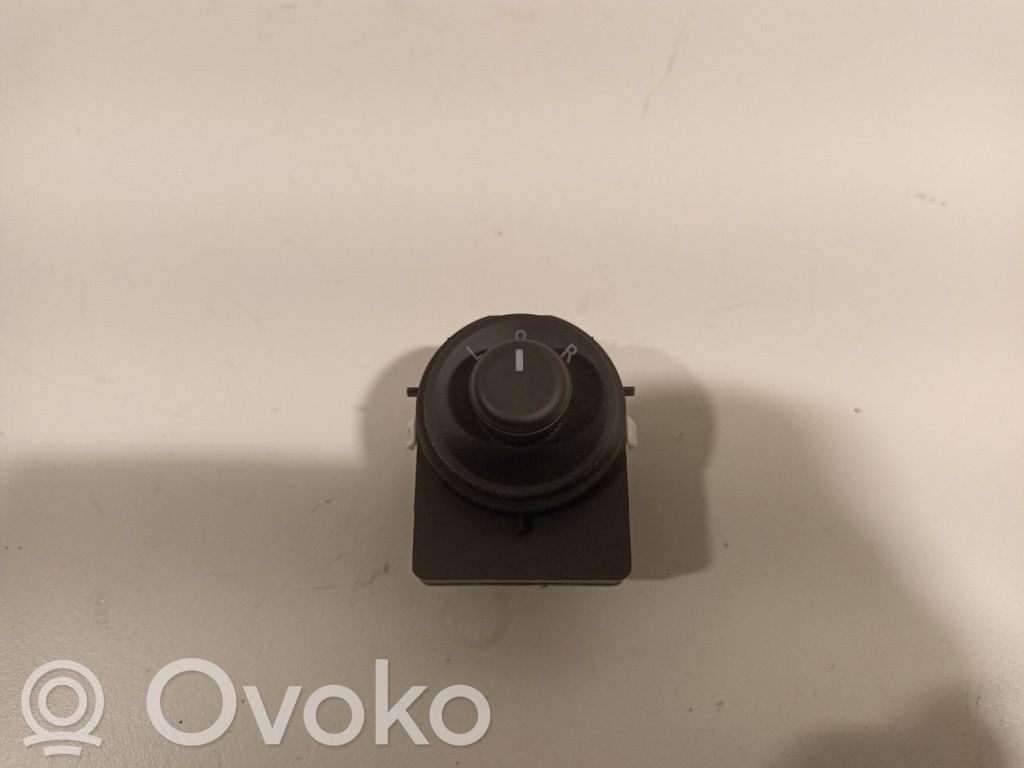 Opel Karl Przycisk regulacji lusterek bocznych 